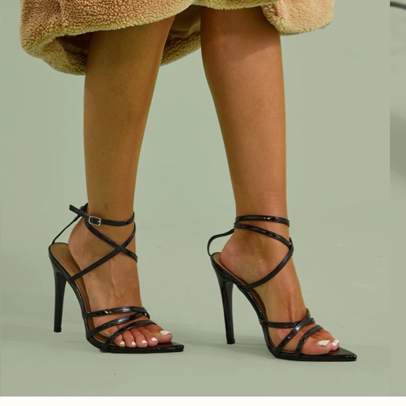 PrettyLittleThing BLACK PATENT STRAPPY OPEN POINT TOE HEELS SIZE 7 - Picture 4 of 10